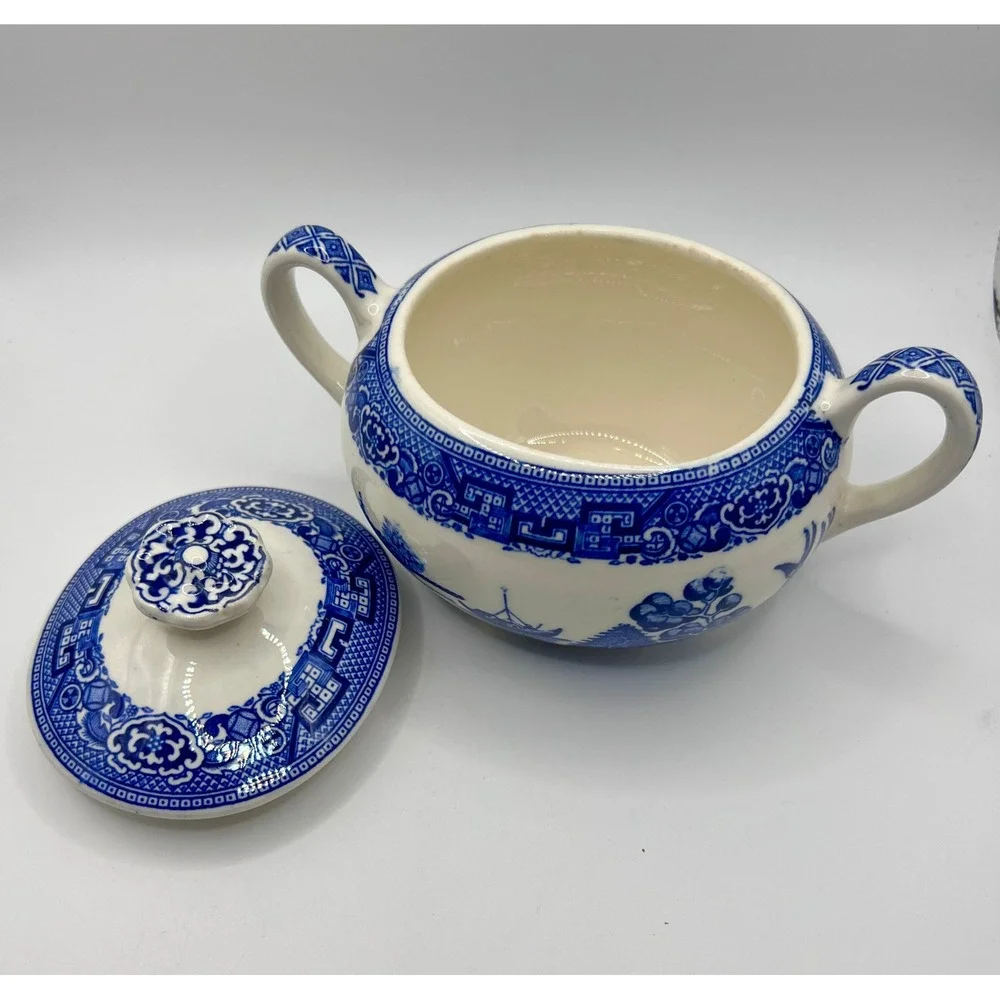 Unbranded Blue Willow Sugar Bowl OS Blue Excellent Lidded Chinoiserie Ceramic